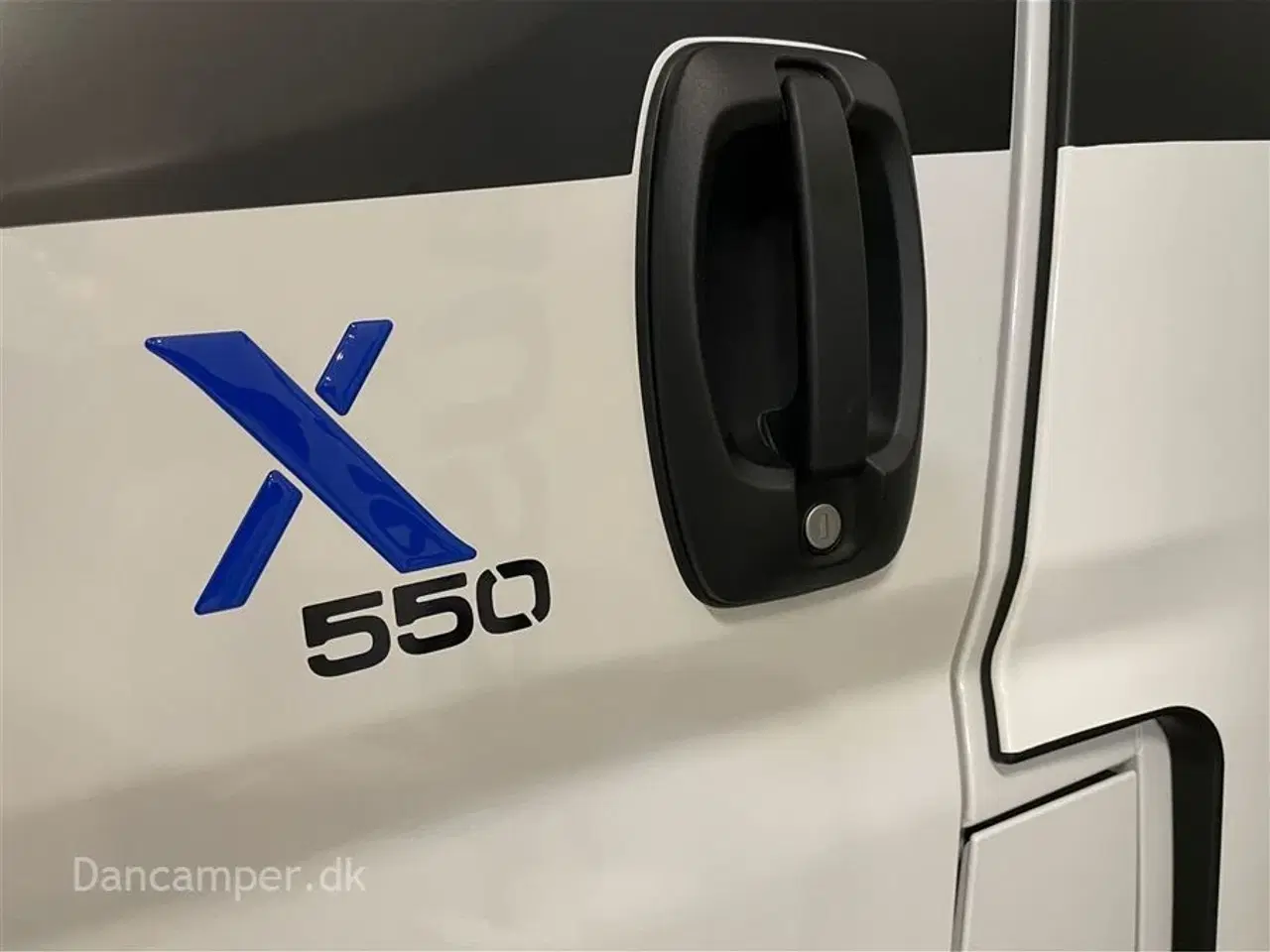 Billede 19 - 2024 - Chausson X550   Top moderne kvalitets-autocamper. Med stor Lounge og siddegruppe, sænkeseng,