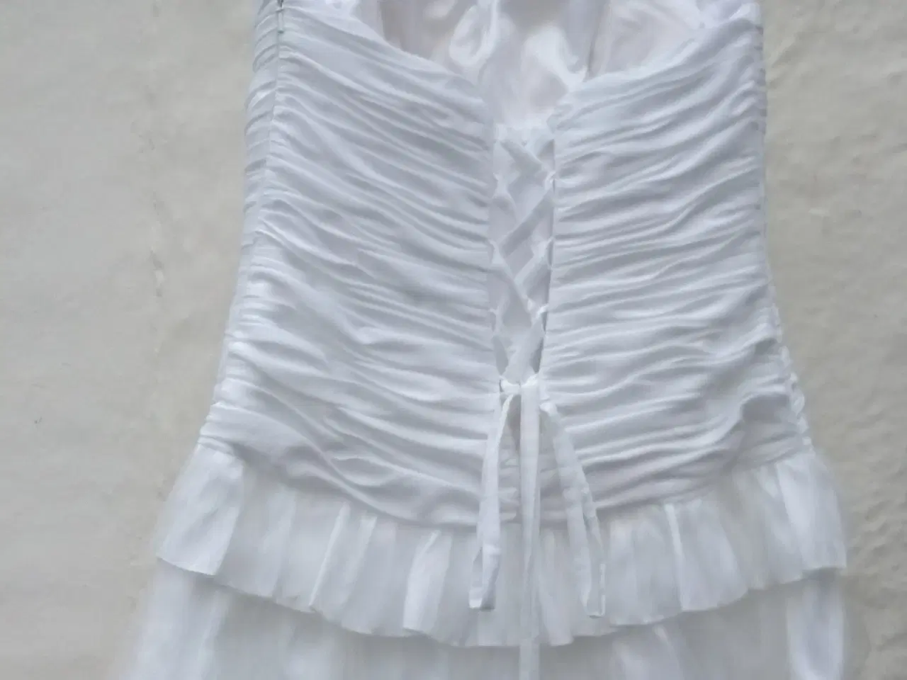 Billede 3 - Panty Line Konfirmationskjole med sjal