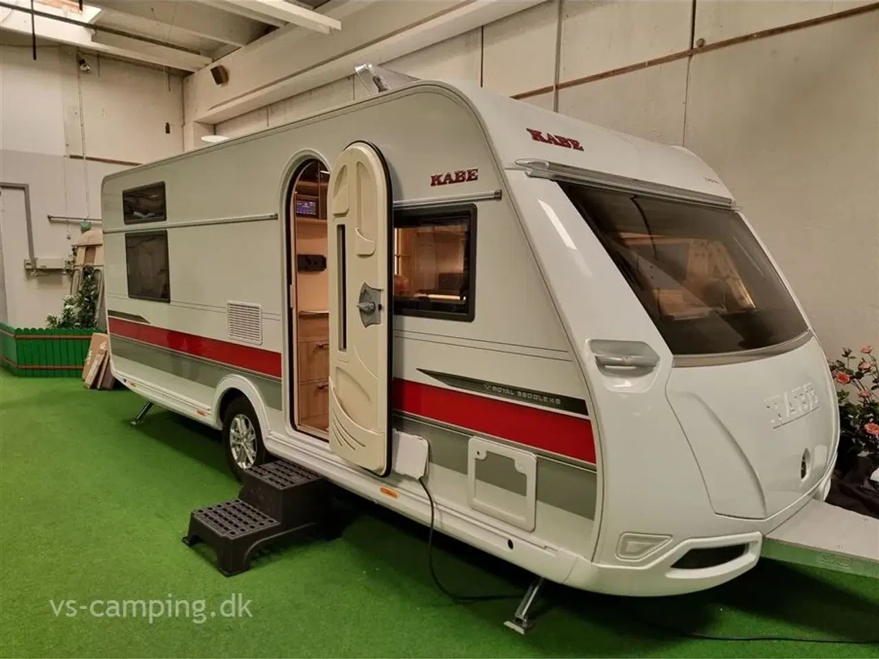 Billede 1 - 2023 - Kabe Royal 560 GLE KS B8   HELÅRSVOGN MED FRITSTÅENDE DOBBELTSENG