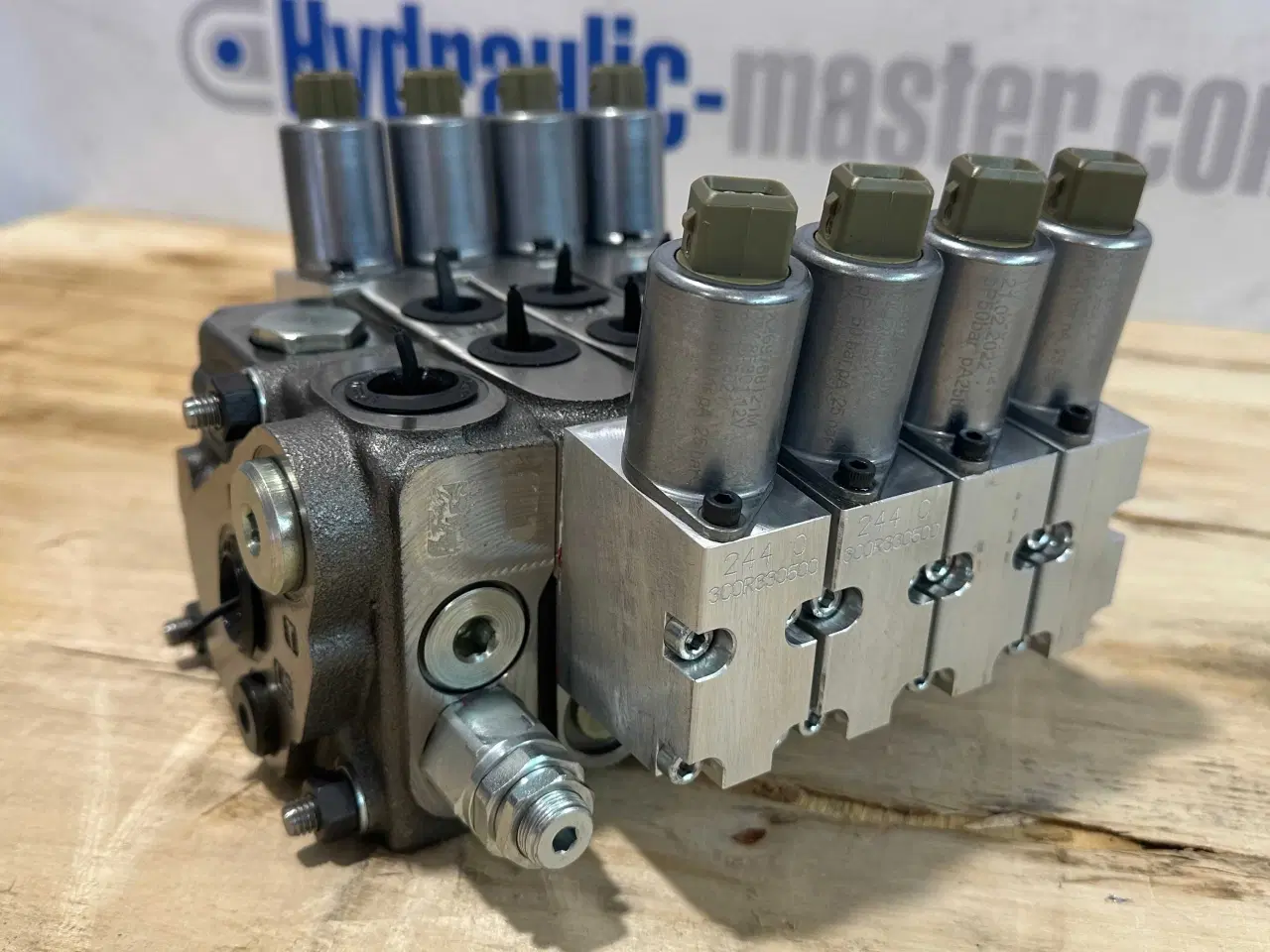 Billede 5 -  Walvoil DPX50 4 funktioner + radiofjernbetjening