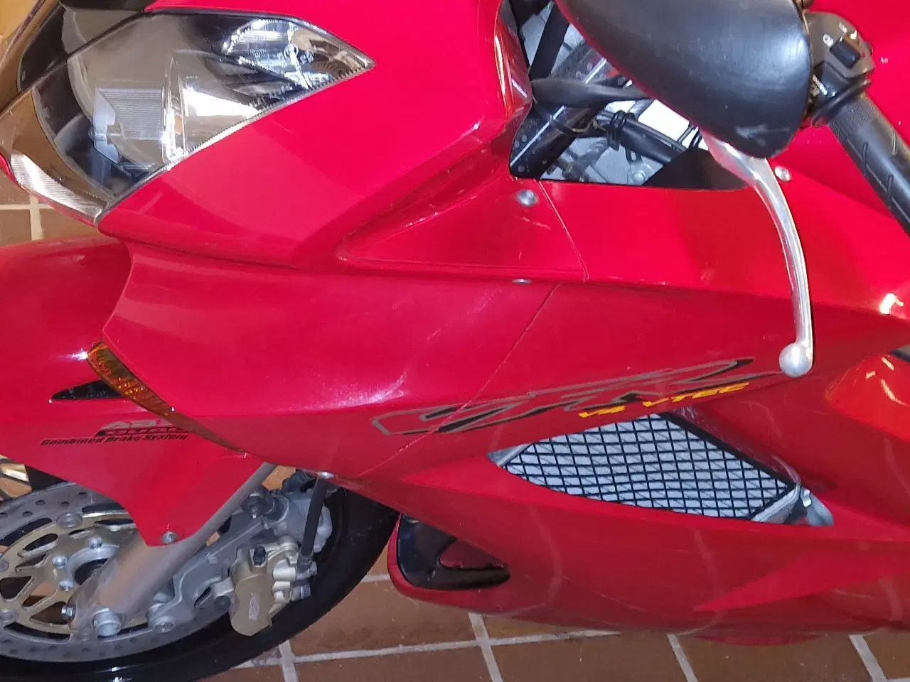 Billede 5 - Honda VFR 800 ABS kun 10500km!!