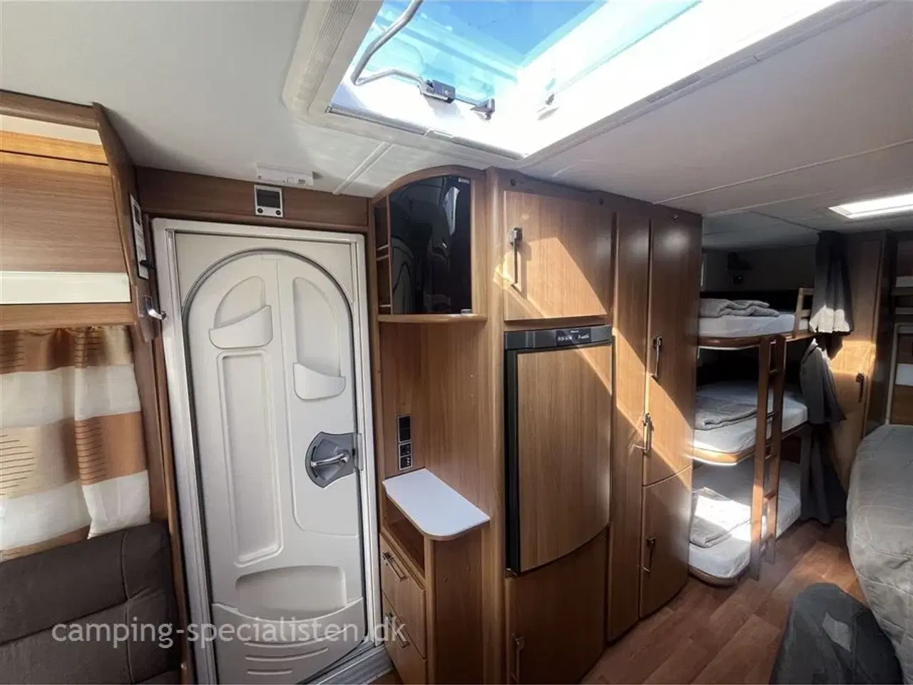 Billede 6 - 2015 - Kabe Ametist GLE KS B15 med 3 køjer   Kabe Ametist GLE/KS -  model 2015 med Køjer kan ses ved Camping-Specialisten Silkeborg.