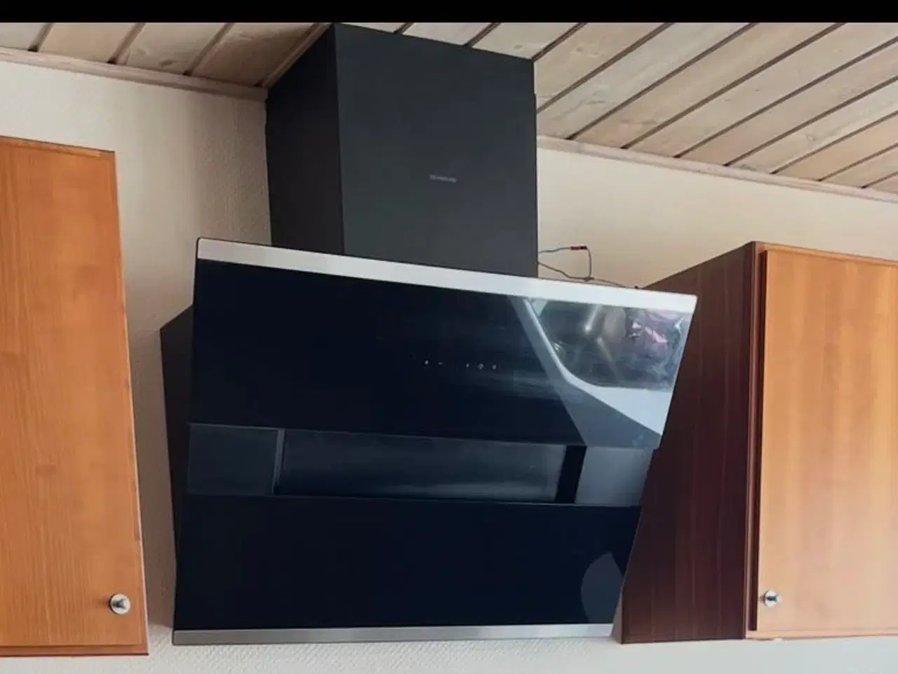 Billede 1 - Emhætte m d extern loftmotor