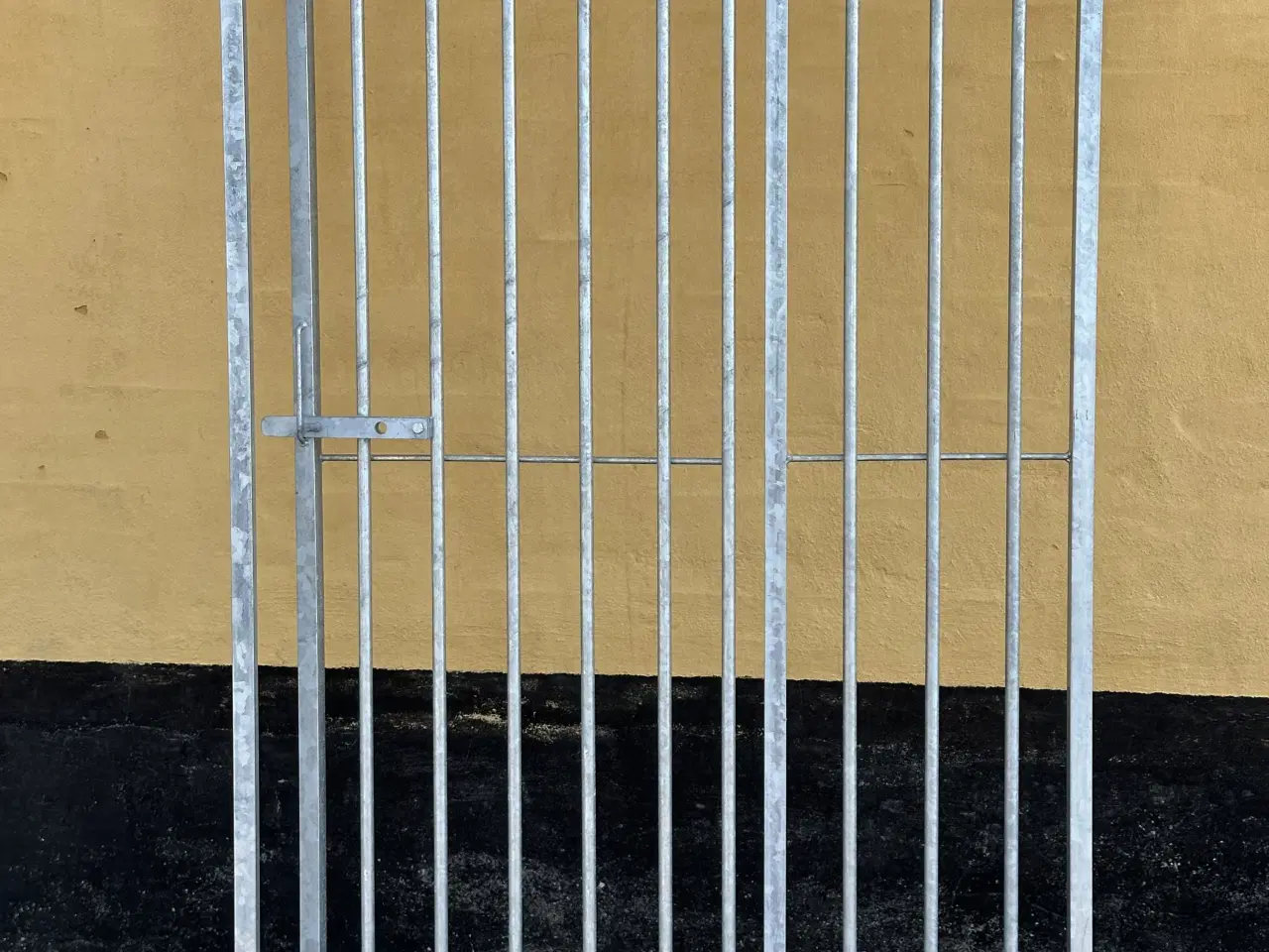 Billede 1 - Hundegårdselement 1 meter med låge/dør 