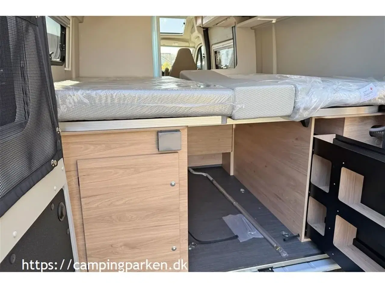 Billede 17 - 2024 - Dethleffs Globetrail CVD 600 ER Advantage   Udlejes: Ny camper van på 6 meter med enkeltsenge og automatgear