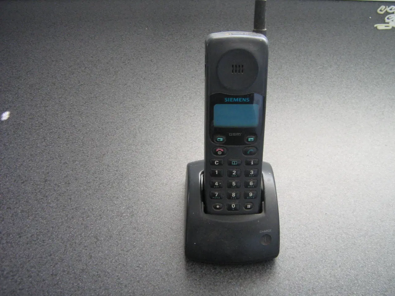 Billede 3 - Gl Mobiltelefon