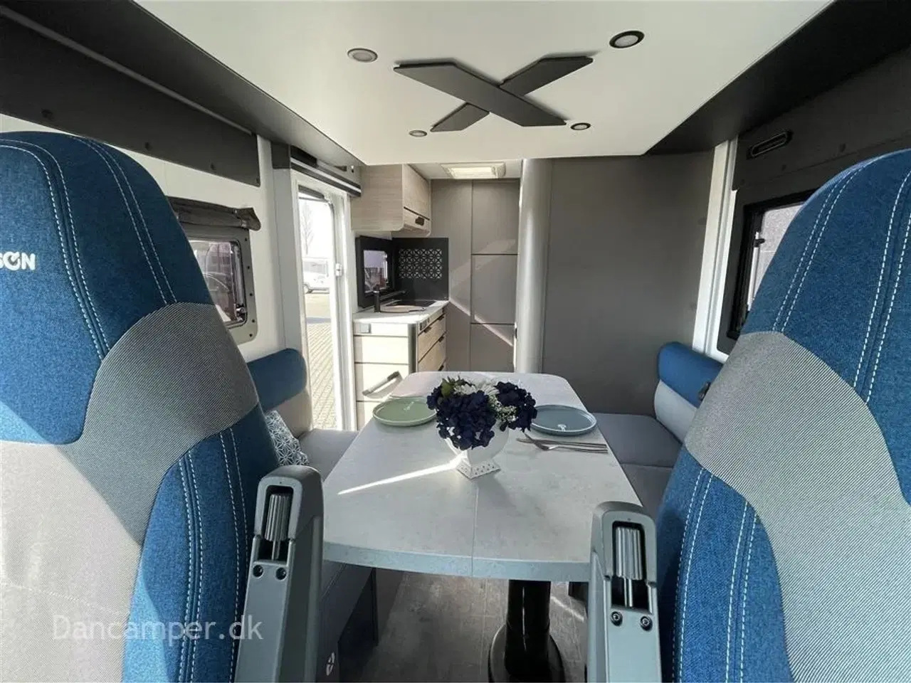 Billede 15 - 2024 - Chausson X650 Exclusive line   Camper med stor Lounge og siddegruppe, 9-trins automatgear, sænkeseng, stor garage, specialfælge, Connect- og X-tilbehørspakke ,