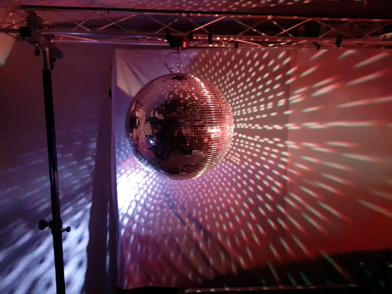 Billede 7 - Udlejes – 50cm. DISCOKUGLE, SPEJLKUGLE, MIRRORBALL
