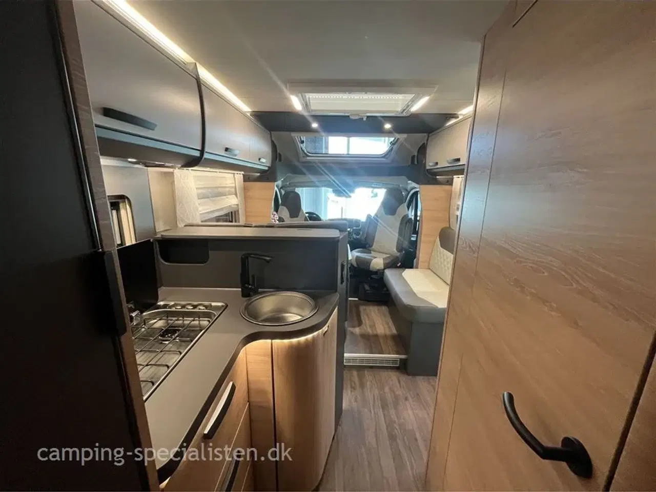 Billede 15 - 2025 - Knaus L!VE TI 700 MEG Platinum Selection   NYHED 2025! Knaus LIVE TI 700 MEG Platinum Selection - Kan ses nu hos Camping-Specialisten.dk