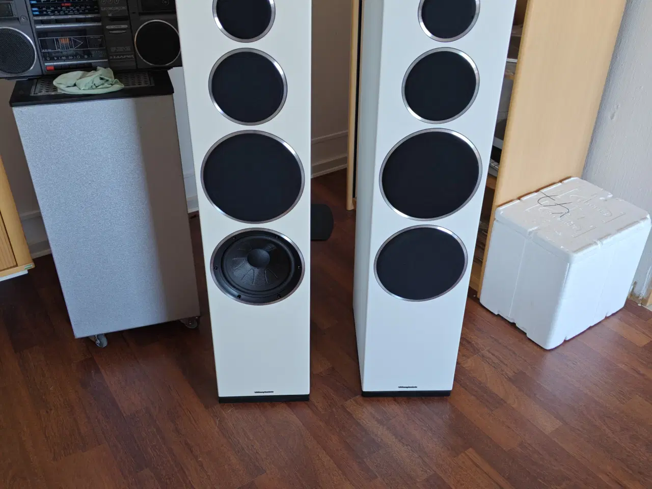 Billede 2 - Et set Wharfedale Diamond 11.5 gulvhøjtalere i hvi