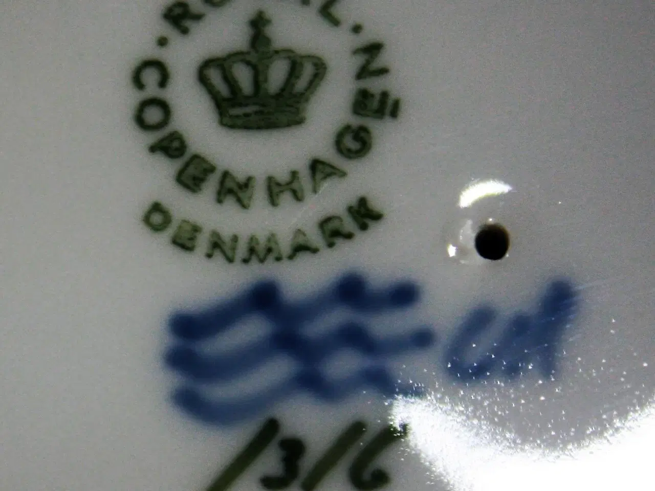 Billede 6 - To Amagerpiger fra royal copenhagen