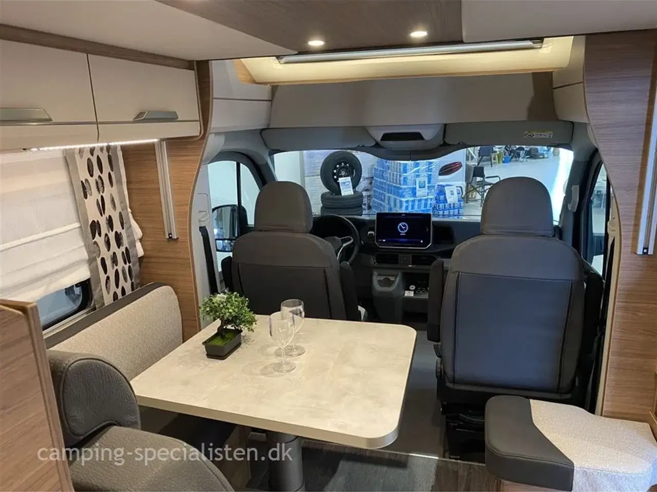 Billede 11 - 2025 - Knaus Wave Vansation 640 MEG VW Crafter   Knaus Van Wave 640 MEG - nu på VW i  2025 - lækker kampagne model med plads til 4 personer - Se den nu hos Camping-Specialisten.dk Silkeborg