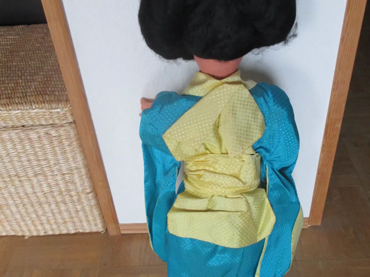Billede 2 - Dukke i japansk kimino