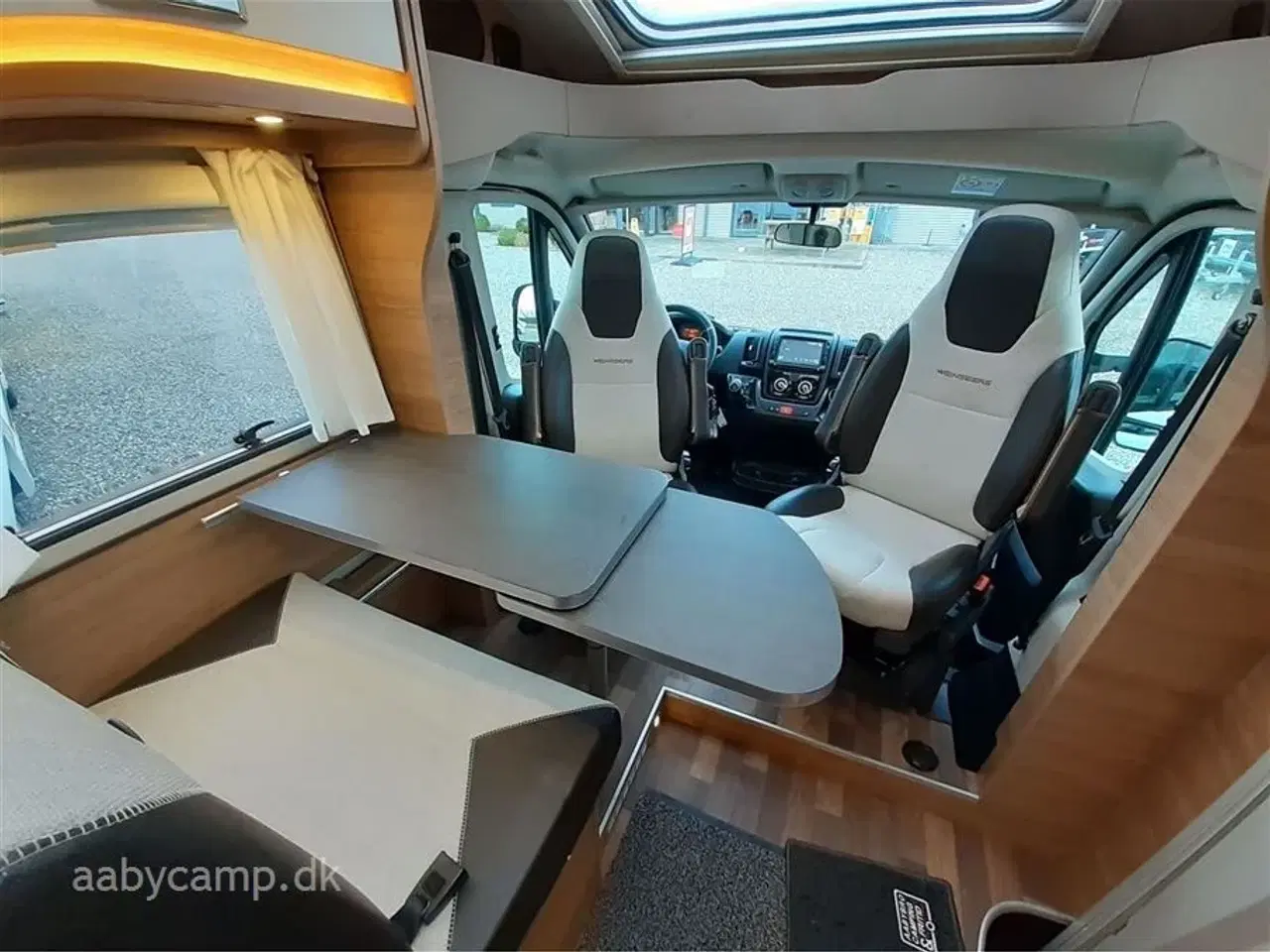 Billede 8 - 2021 - Weinsberg CaraCompact 600 MEG Pepper   Compact model på under 7 meter. med rigtig god indretning. headup display.