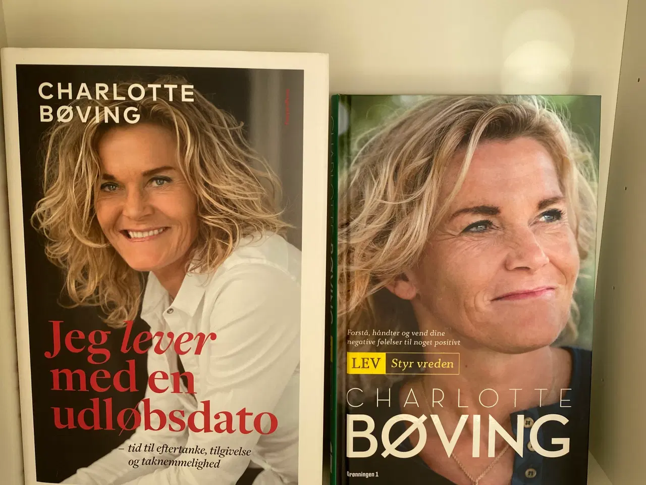 Billede 1 - 2 stk Charlotte Bøving bøger 