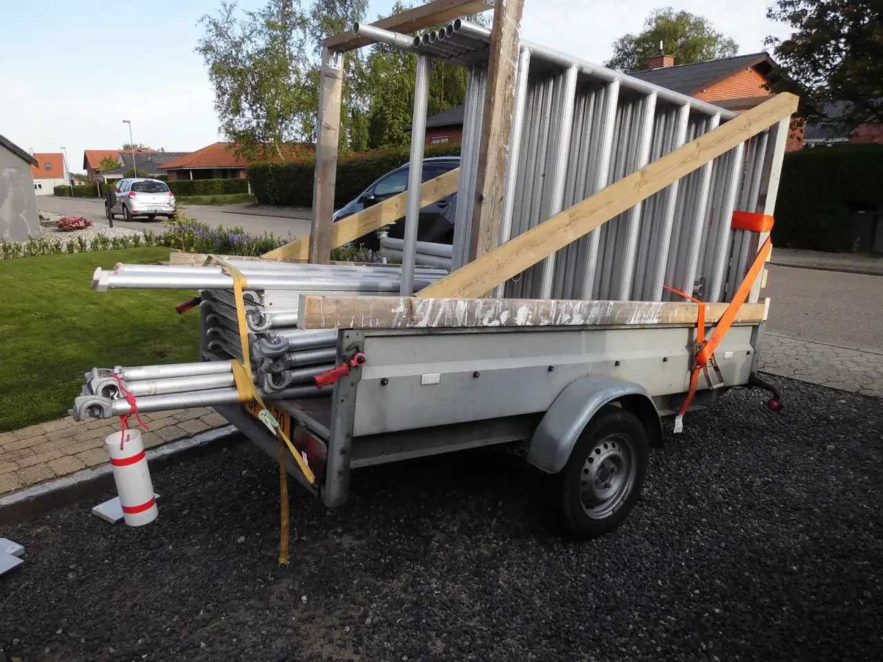 Billede 2 - UDLEJES .  Rulle stillads , foldes bukke stillads 