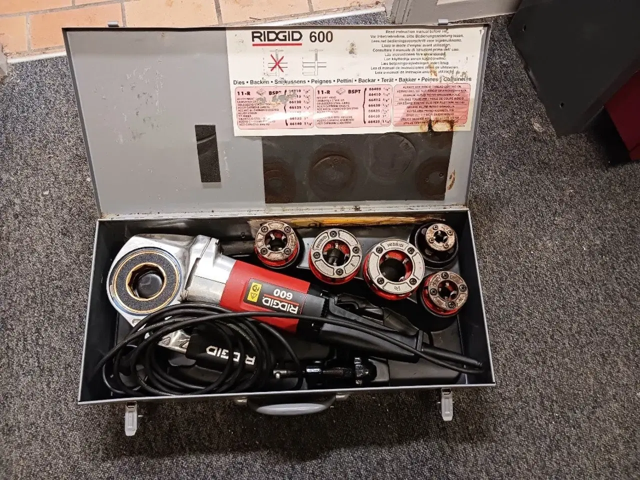 Billede 1 - UDLEJES - Ridgid 600 elhåndklub