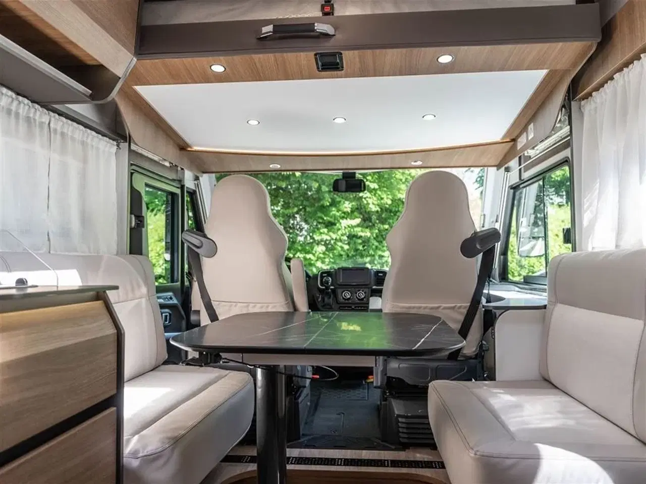 Billede 5 - 2024 - Benimar Amphitryon 998 Northautokapp   KAMPAGNE - SPAR: 80.000 KR.
