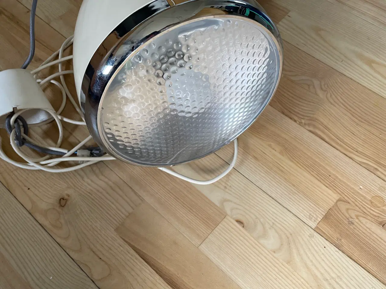 Billede 6 - Retro Lampe creme og crome