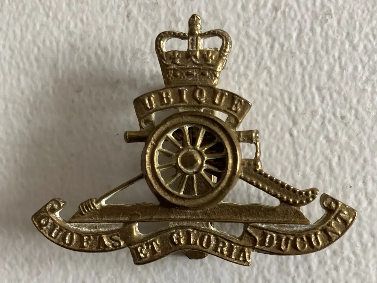 Billede 2 - Kasket mærke Royal Artillery