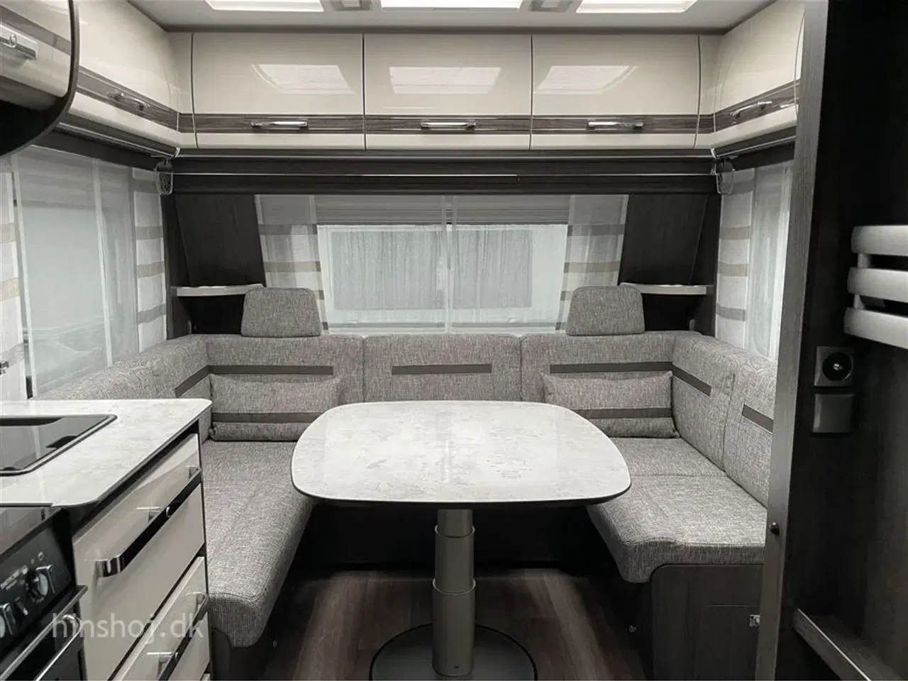 Billede 15 - 2024 - Fendt Diamant 560 DW   Fendt Diamant med stort badeværelse med særskilt brusekabine fra Hinshøj Caravan