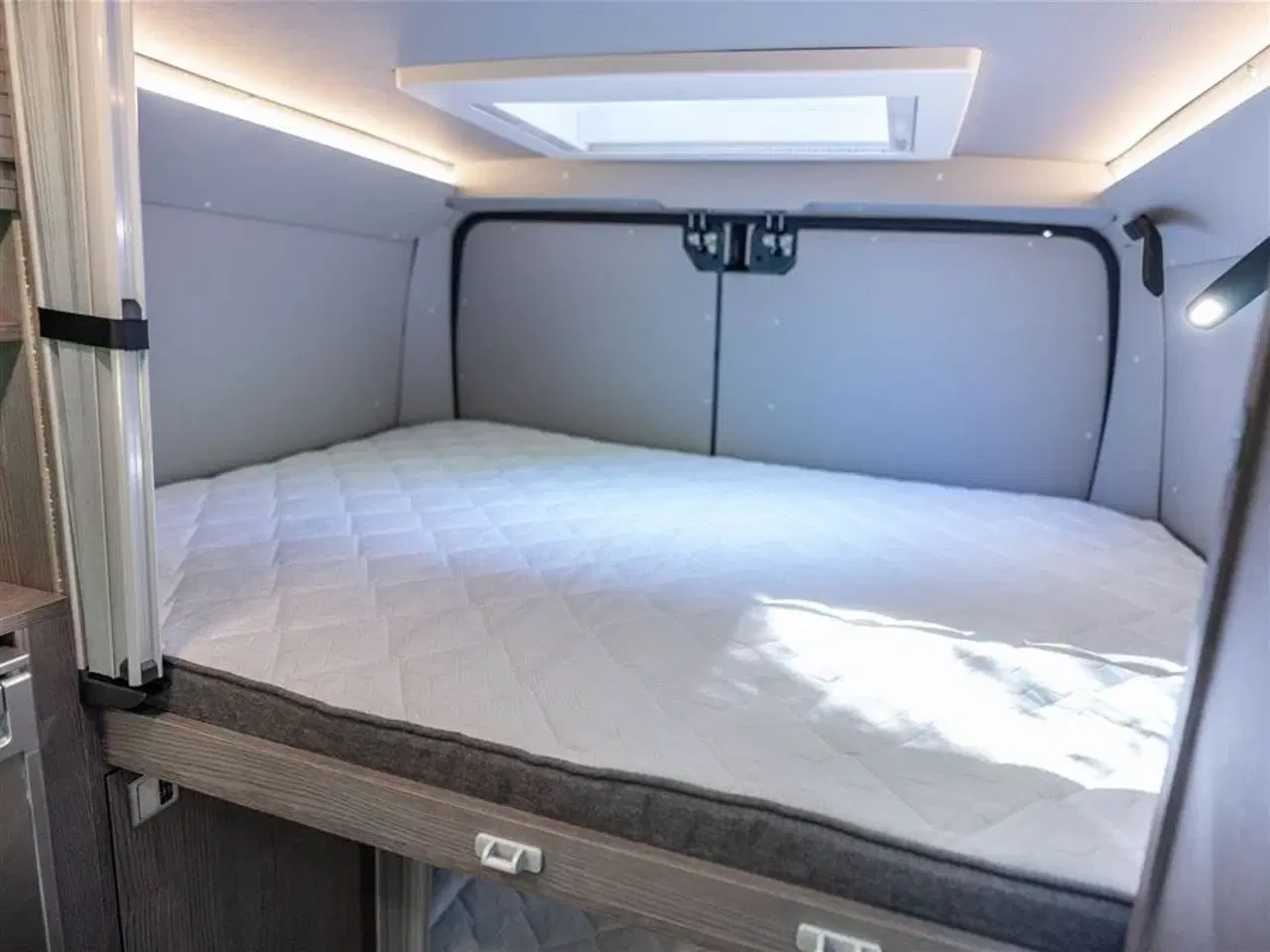 Billede 13 - 2023 - FURGOK XPACE 600 FAMILY North   Van med plads til 5 personer!