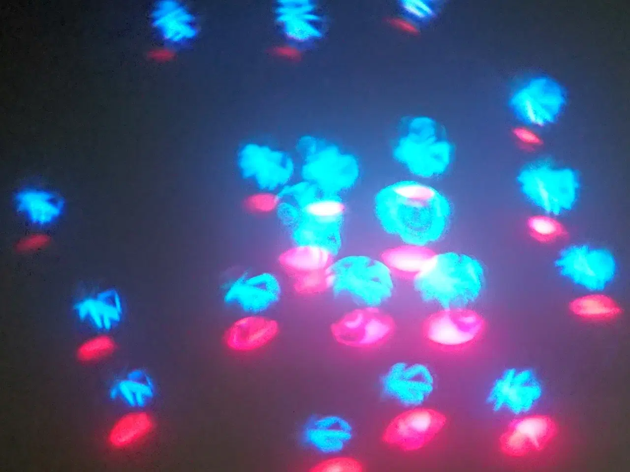 Billede 3 - Udlejning - ABSTRACT TWISTER 3 110 Watt. LED