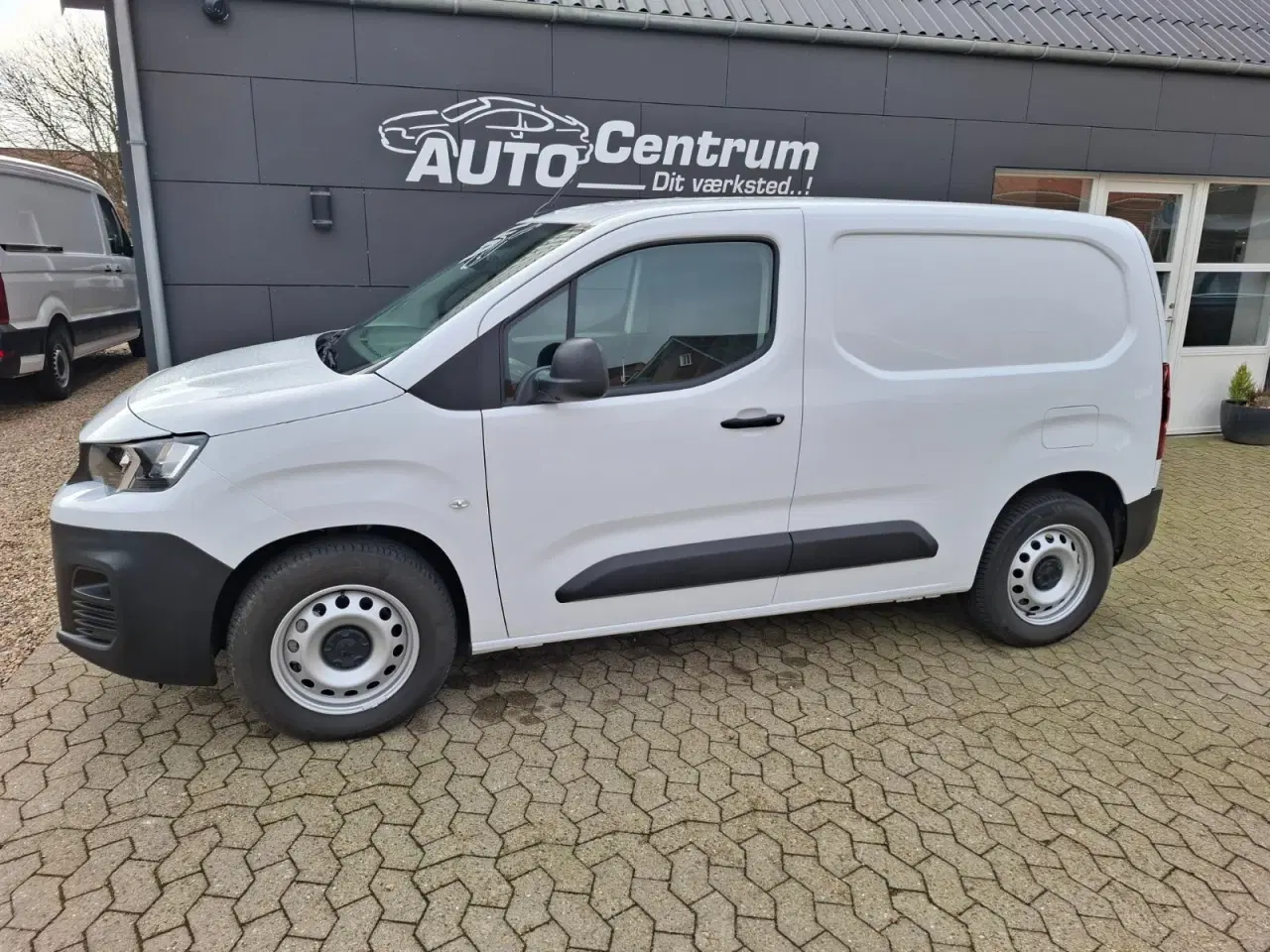 Billede 1 - Peugeot e-Partner 50 L1V2 Plus Van