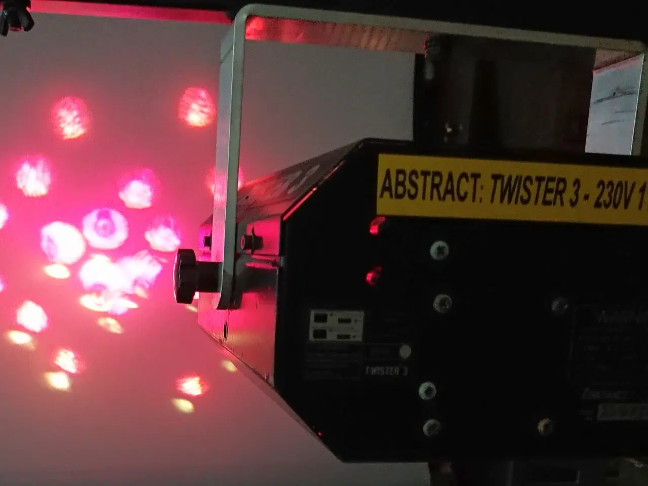 Billede 1 - Udlejning - ABSTRACT TWISTER 3 110 Watt. LED