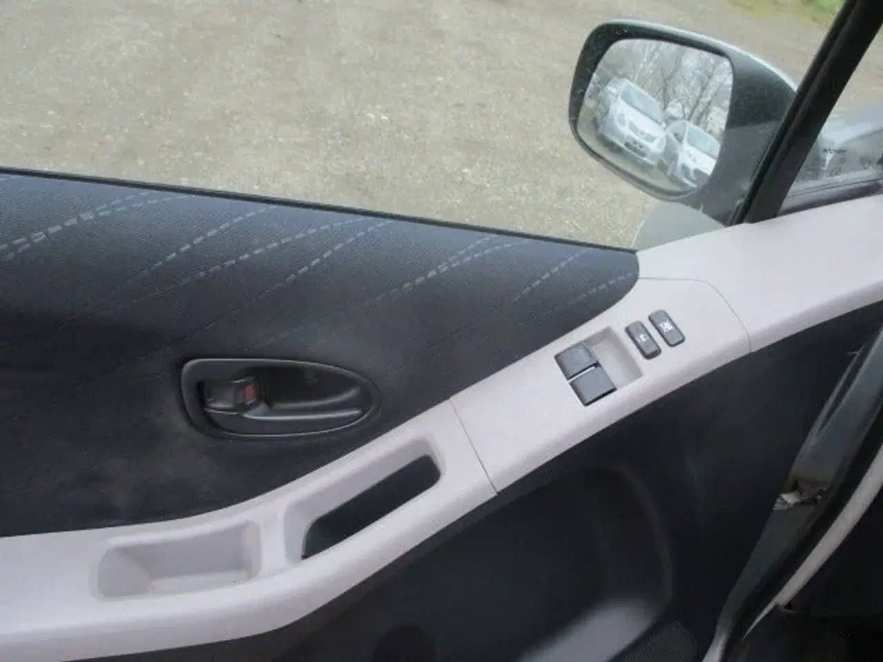 Billede 10 - Toyota Yaris 1,3 Luna M/M