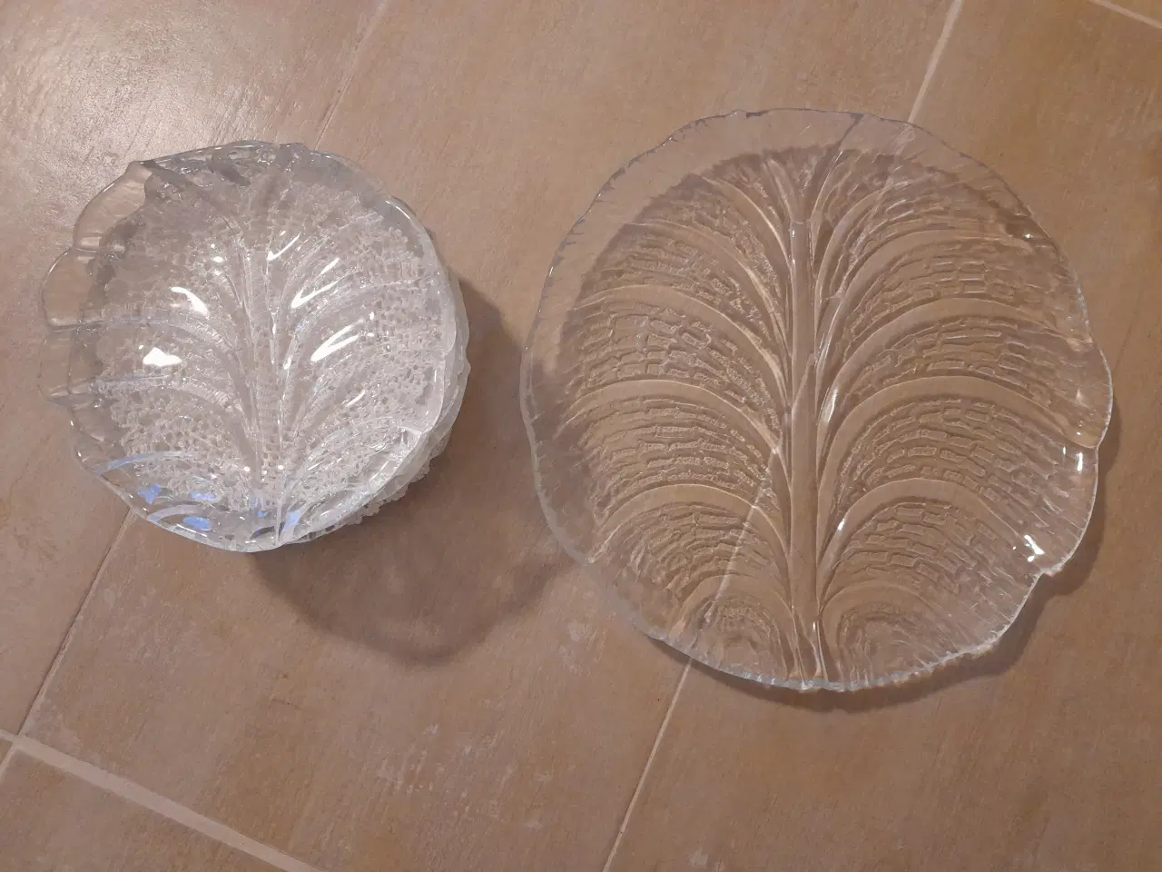 Billede 1 - 8 isasitter og et fad i glas
