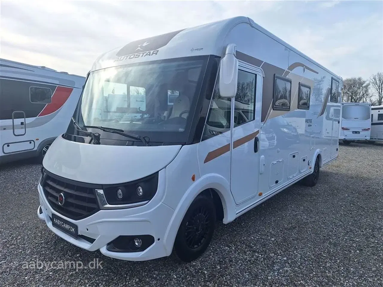 Billede 4 - 2024 - Autostar Prestige I 790 LJ   Automatgear. 180 hk. solceller. lithium batteri. markise. 360´ grader kamera. hydrauliske støtteben. sommer/vinterhjul. Tempo 100 godkendt.  KUN 4600 KM!!