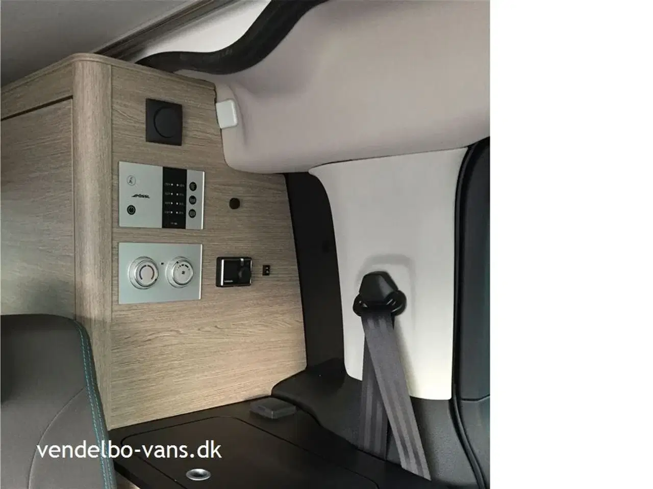 Billede 12 - 2018 - Globecar Campster   Nem og handy med løftetag kun 1,99 m høj - 5 siddepladser - 4 sovepladser