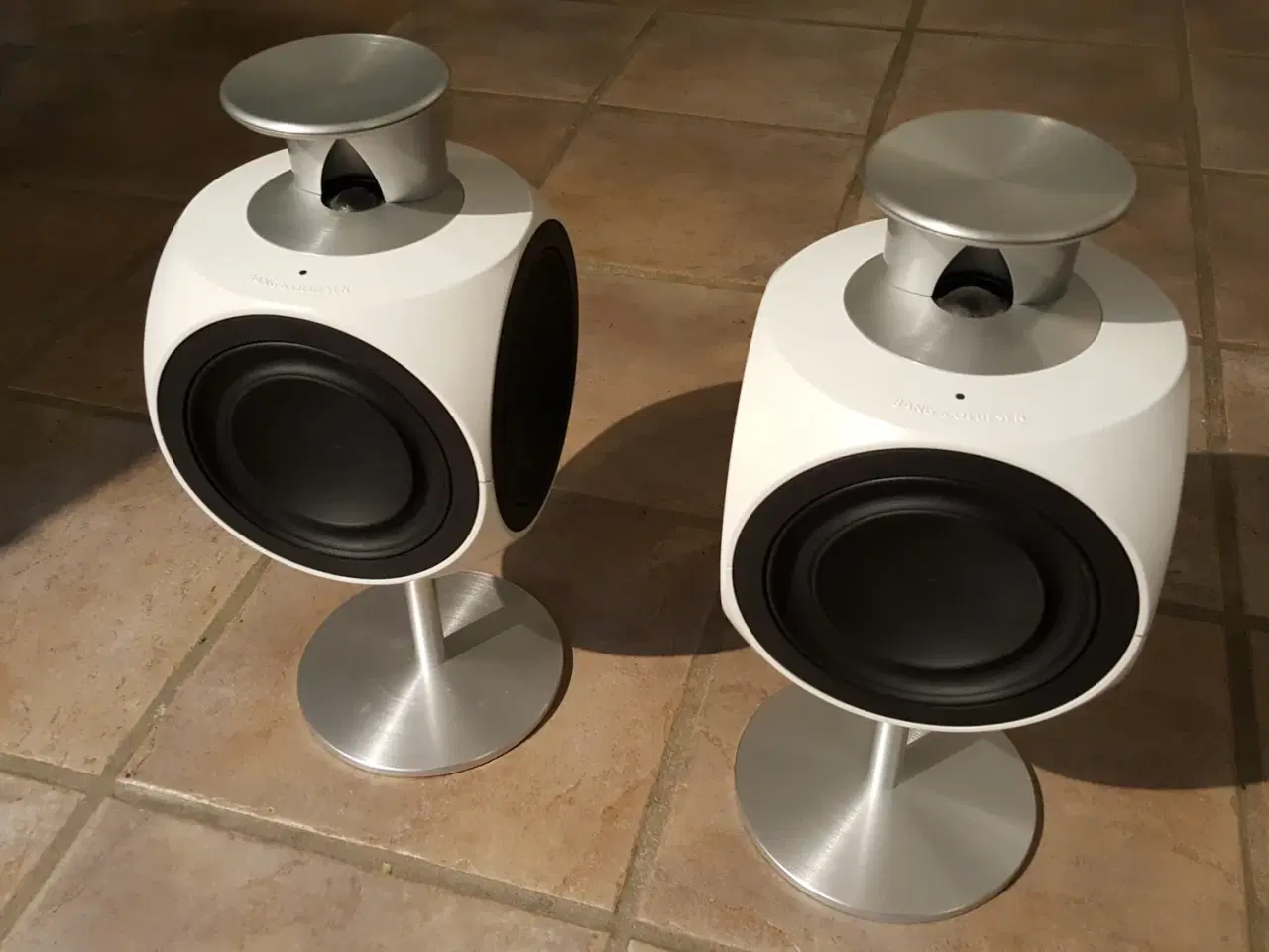 Billede 1 - BeoLab 3 Farveskift Til Hvid eller Sort