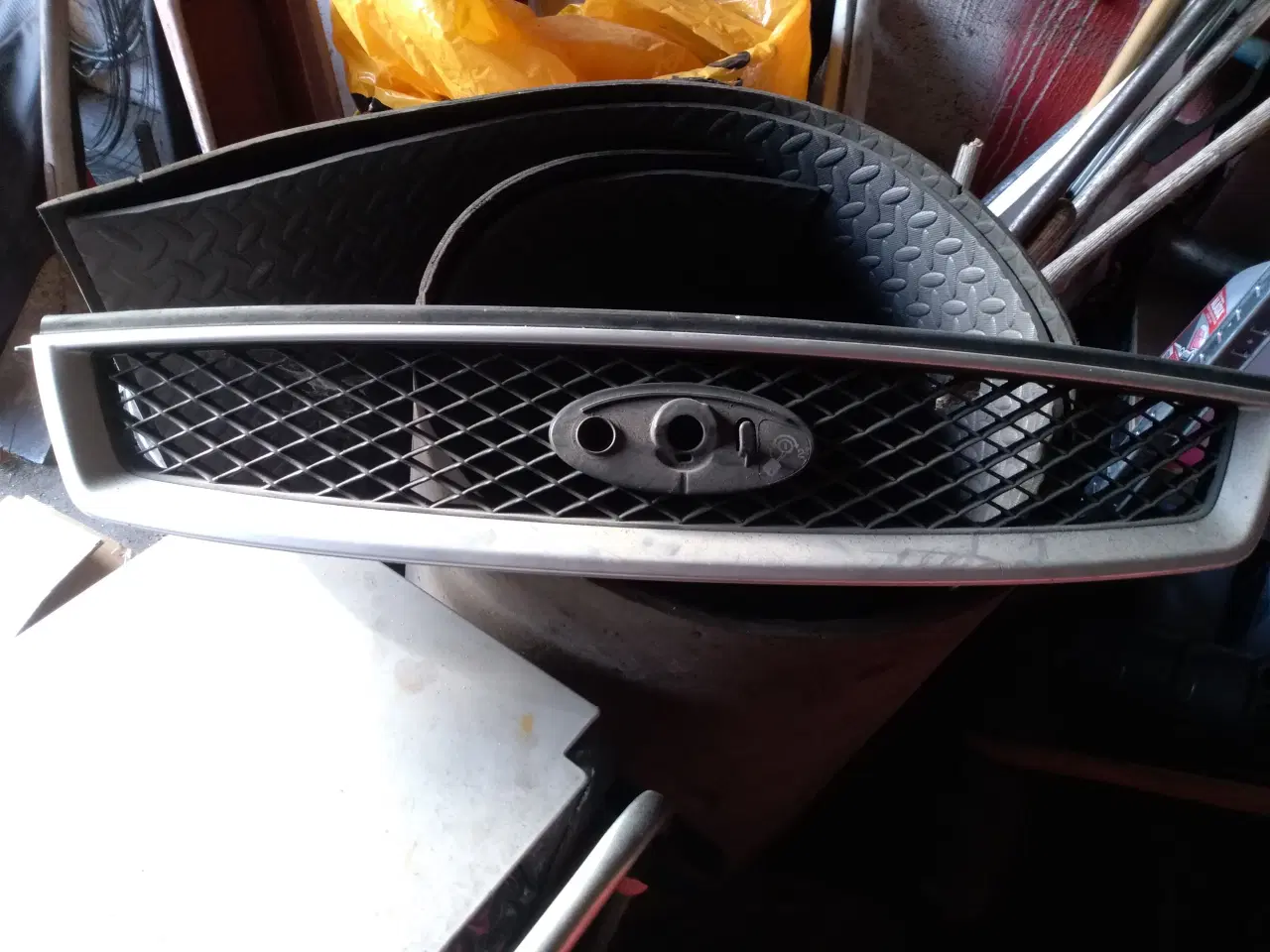 Billede 1 - Kølergitter Ford Focus mk2