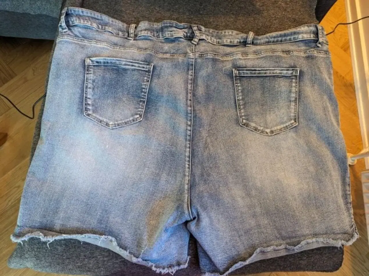 Billede 3 - Lækre jeansshorts sælges