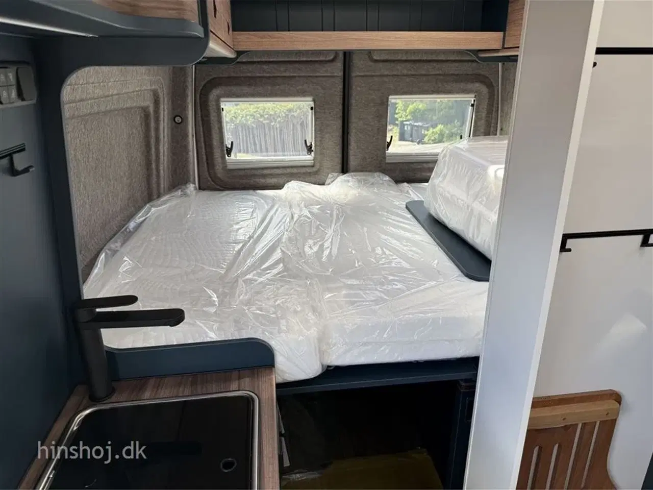 Billede 18 - 2025 - Eriba Car 600 Cherry Red Aut   Ny Facelift Campervan Eriba car bygget på VW hos Hinshøj Caravan.