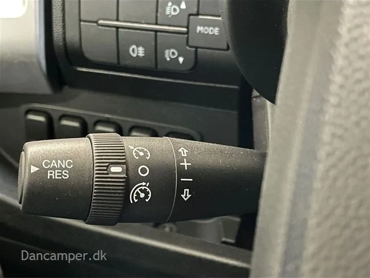 Billede 24 - 2020 - Hymer Tramp CL 698   Fiat Hymer T 698 CL QB, interiør med look af kirsebærtræ, flot, 150 Hk og automatgear. Kun kørt 9.700 km