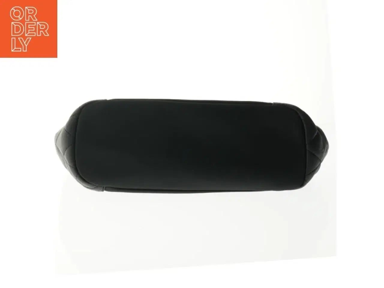 Billede 3 - Sort skuldertaske fra Charles & Keith (str. 41x36 cm)