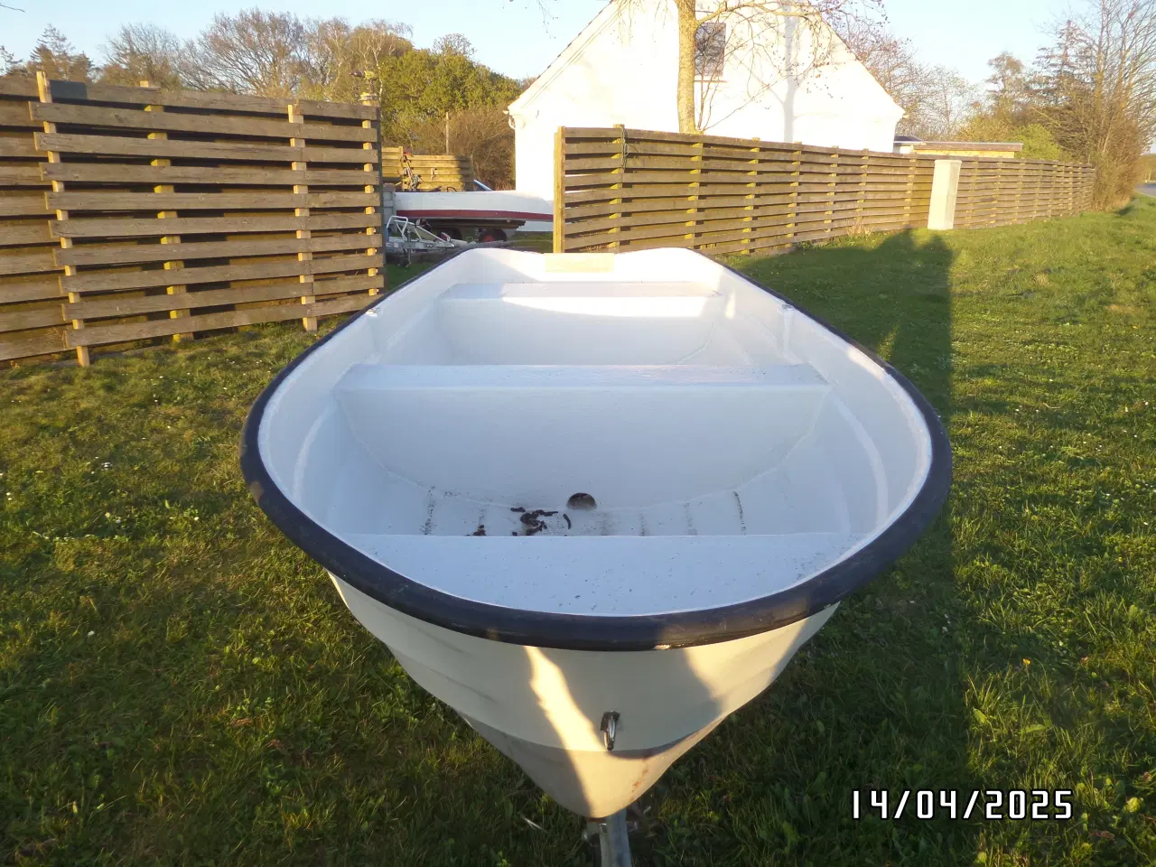 Billede 2 - Glasfiber strandjolle. Uden ophalervogn.