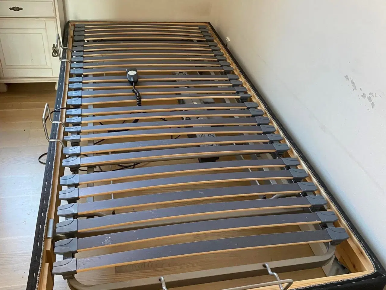 Billede 2 - Elevationsseng med Tempurmadras