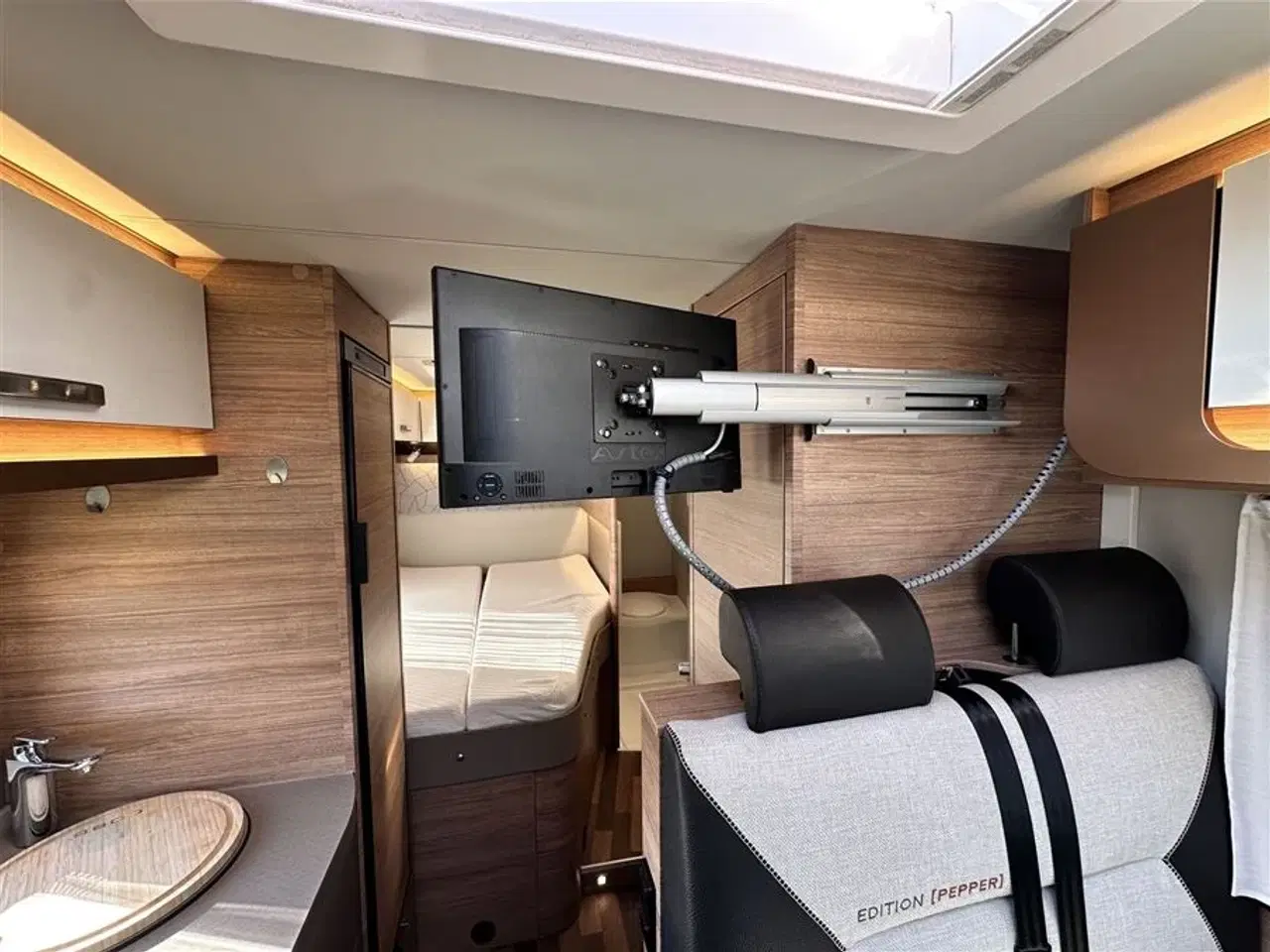 Billede 13 - 2021 - Weinsberg CaraCompact 600 MF "Pepper Edition"   Kompakt autocamper med Automat gear