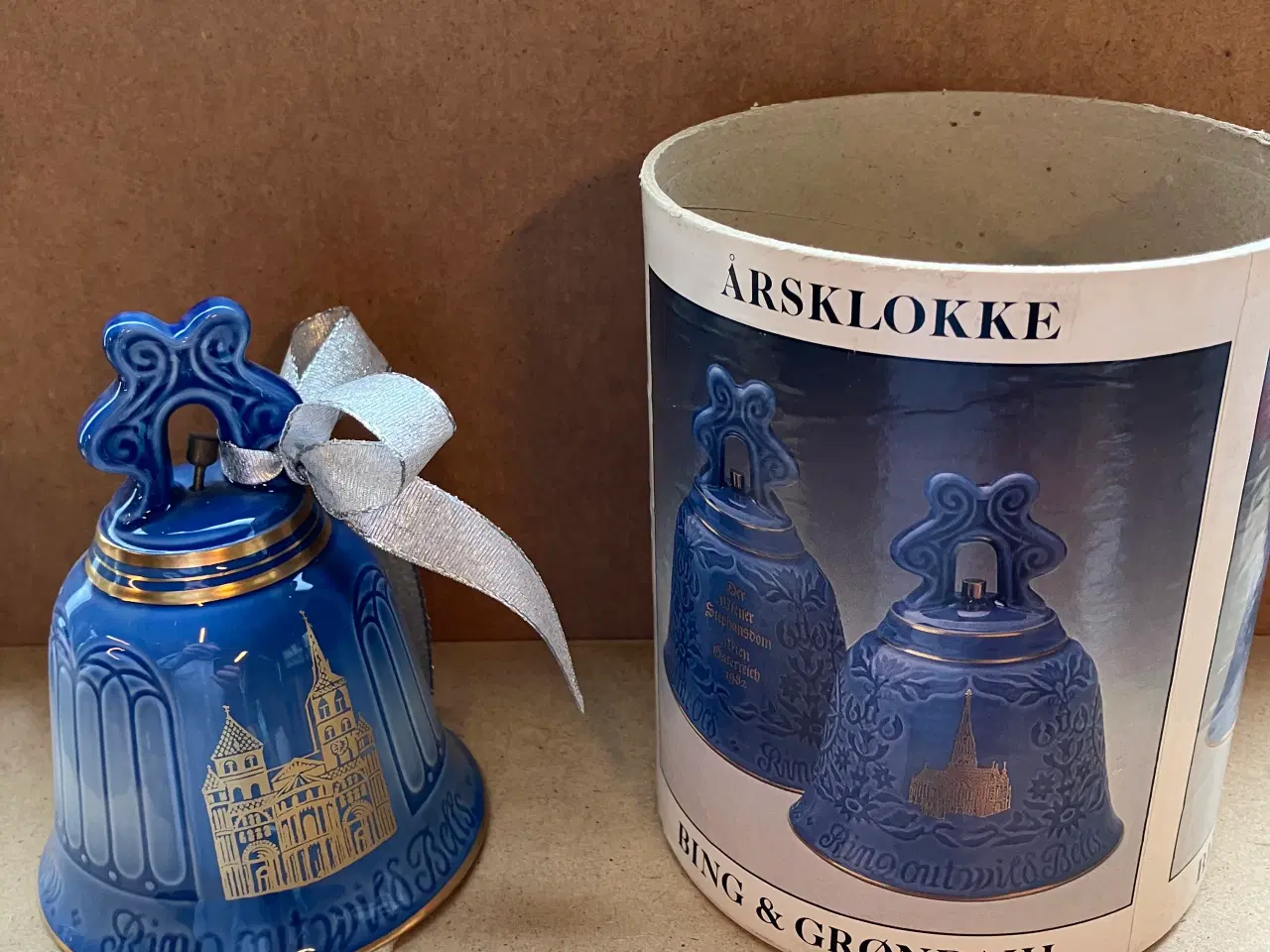 Billede 1 - Bing&Grøndahl Årsklokker