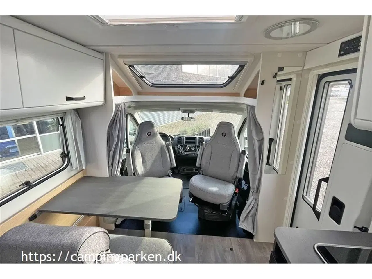 Billede 4 - 2025 - SunLight T 58   Super lækker, kort autocamper under 6 meter - kom nemt omkring!