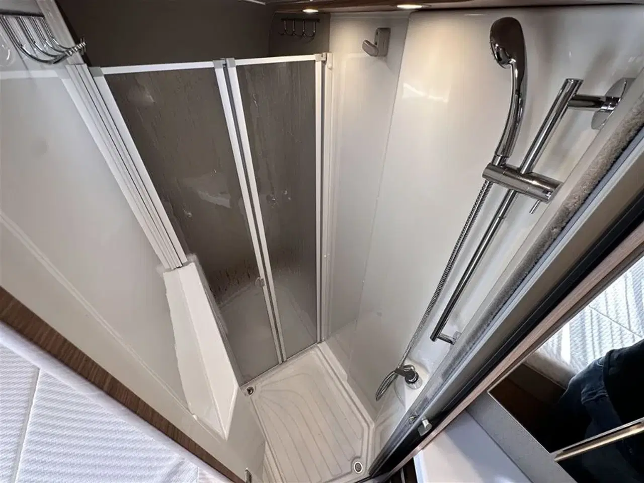 Billede 19 - 2021 - Weinsberg CaraCompact 600 MF "Pepper Edition"   Kompakt autocamper med Automat gear