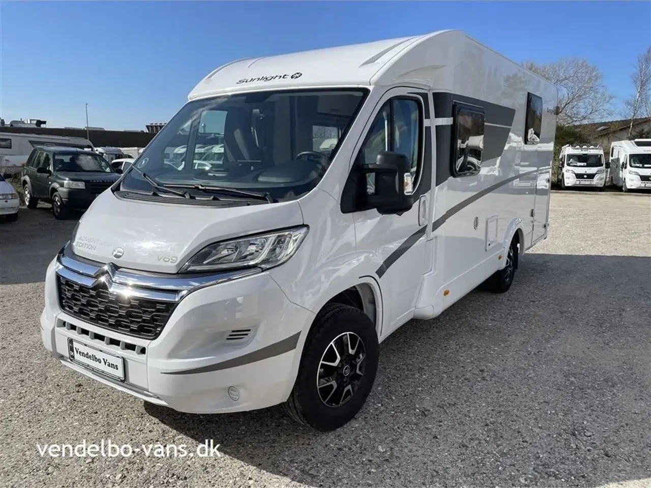 Billede 1 - 2022 - SunLight VAN V69   Fritstående dobbeltseng i bag