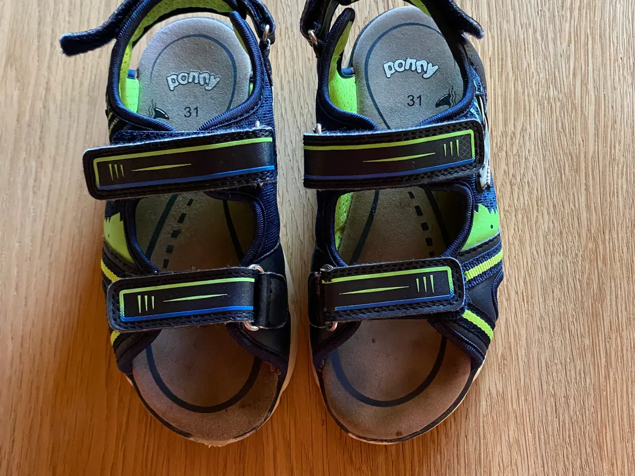 Billede 1 - Sandaler  zigzag og pony 