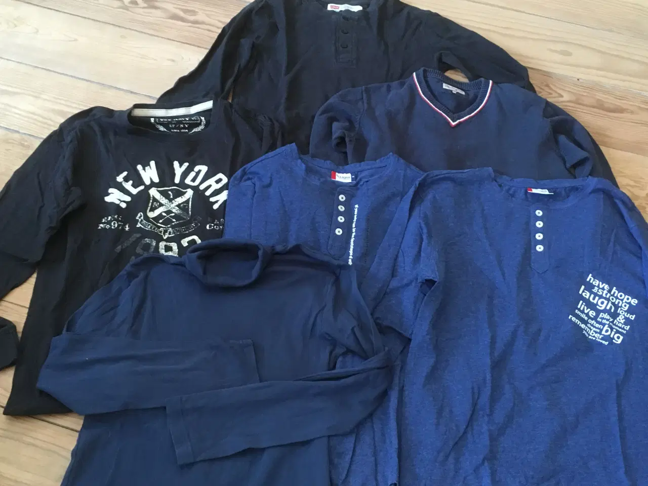 Billede 1 - 4 langærmede, 120 kr