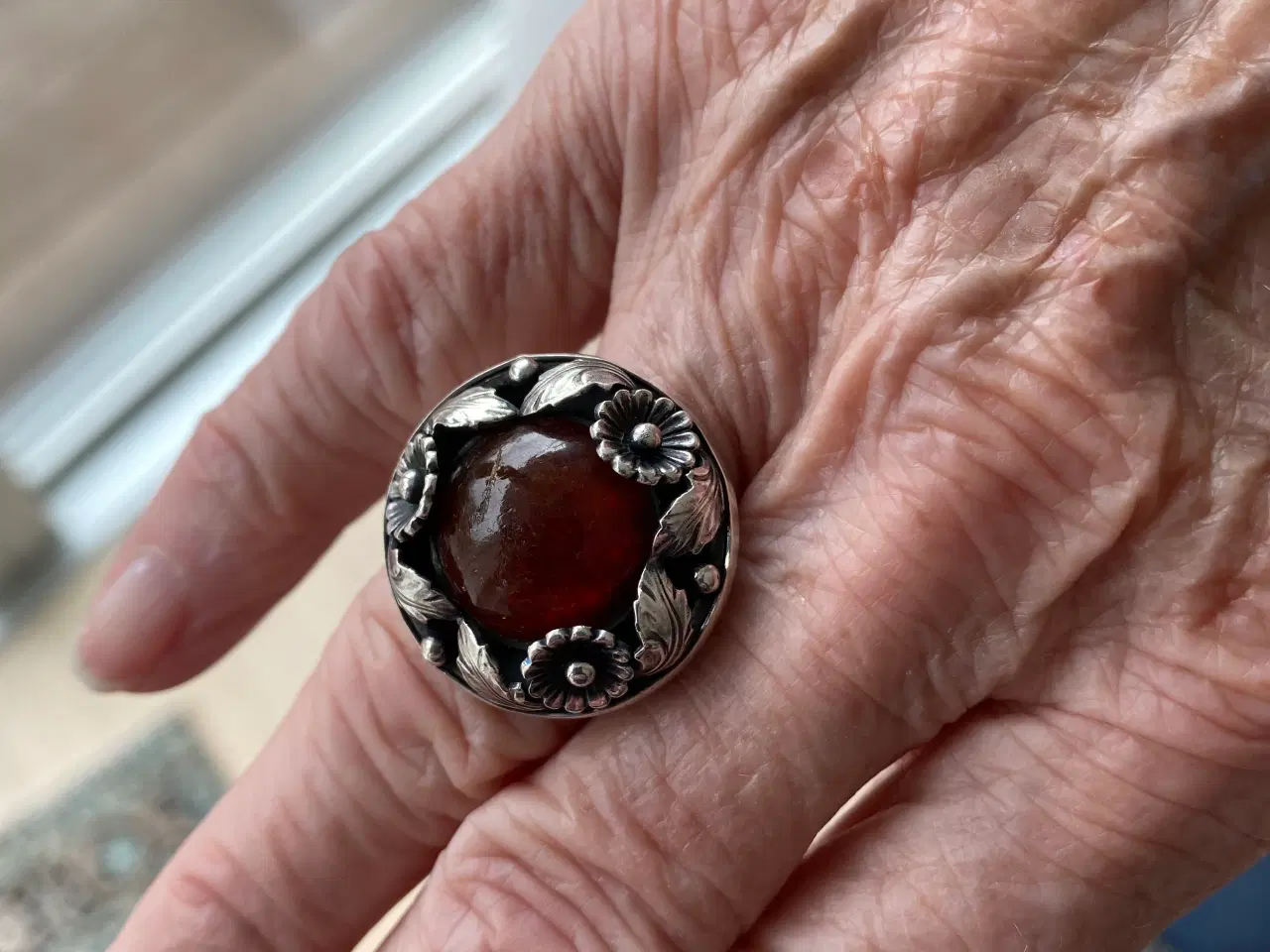 Billede 3 - Smykkesæt armbånd, halskæde, øreringe, fingerring.