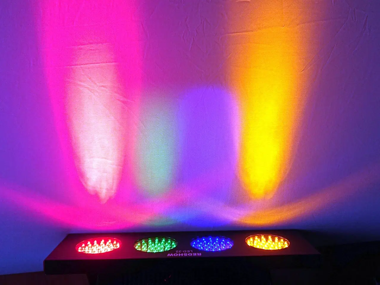 Billede 5 - Udlejes - 4 i en DISKOLYS, REDSHOW LED-22 10W.